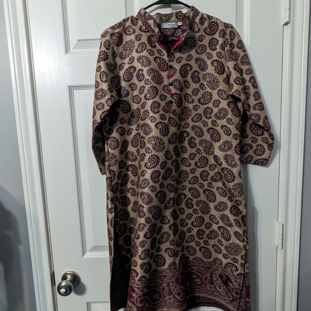 Vastra Vintage Indian Dress Paisley Design long sleeve